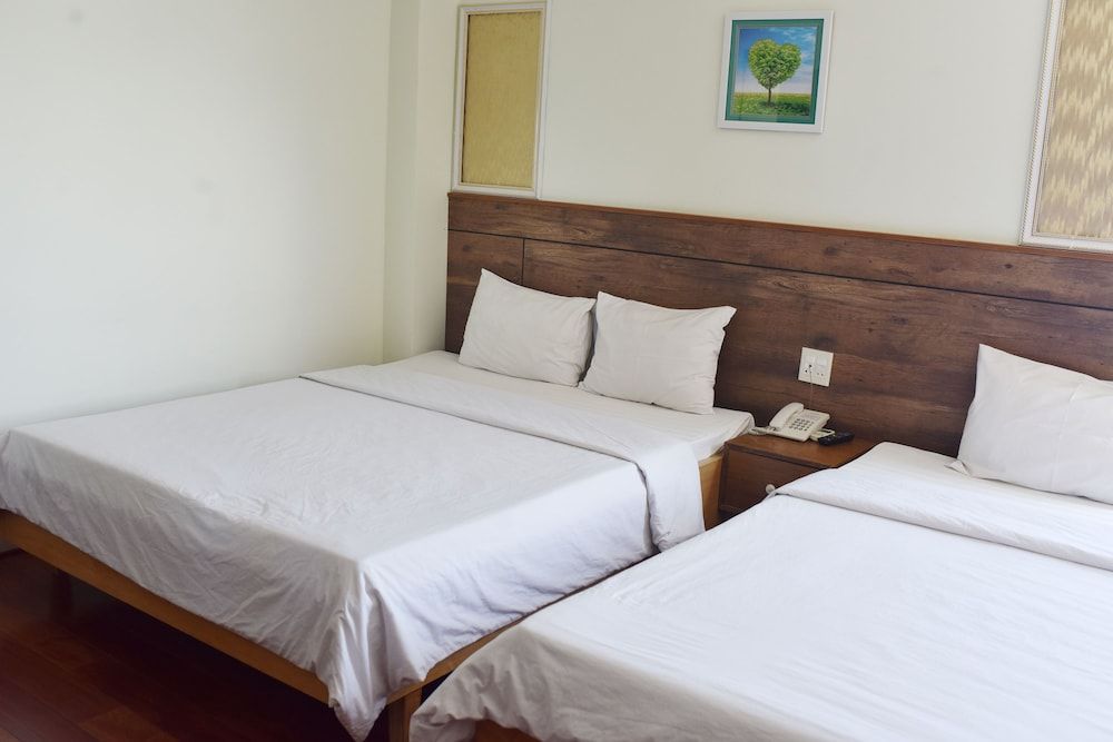 Ly Ky Hotel Panoramic Triple Room 3