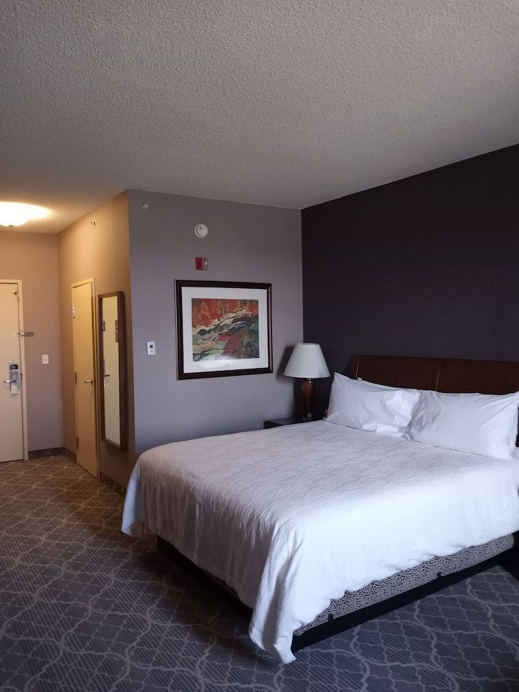 undefined Hilton Garden Inn Calgary Airport 7