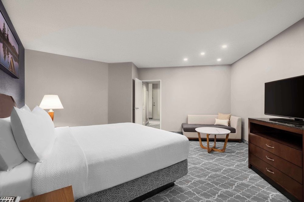 Hilton Garden Inn Calgary Airport Room