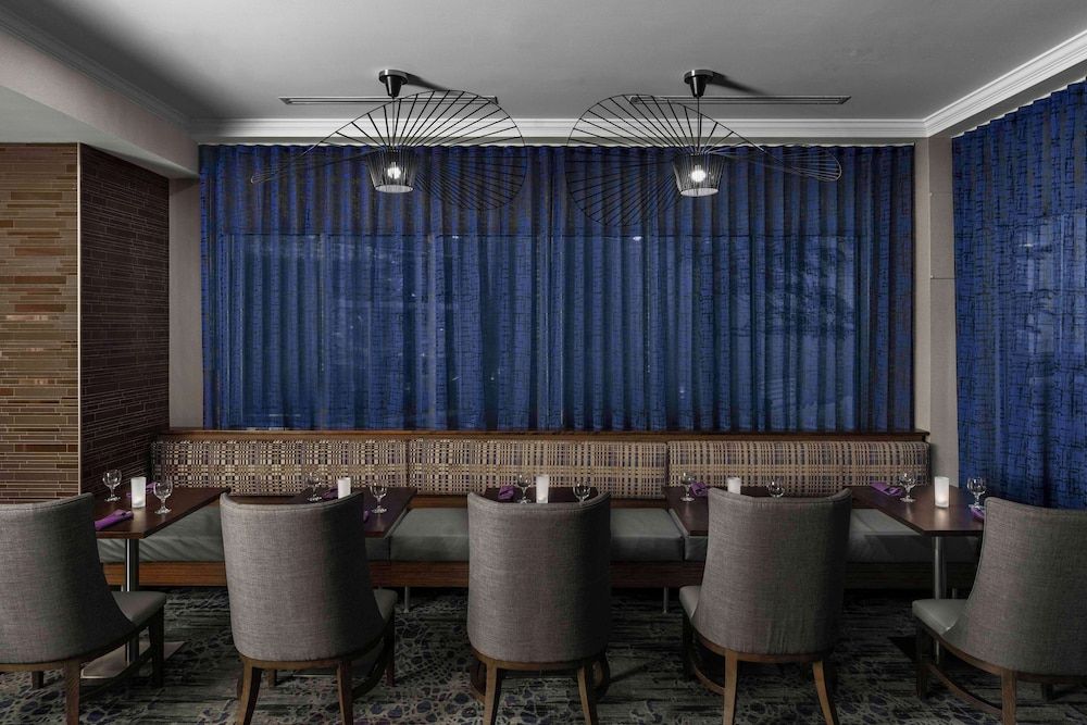 undefined Hilton Garden Inn Calgary Airport 9