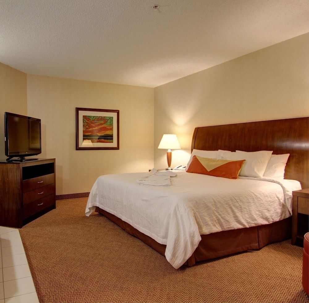 Hilton Garden Inn Calgary Airport Room 3