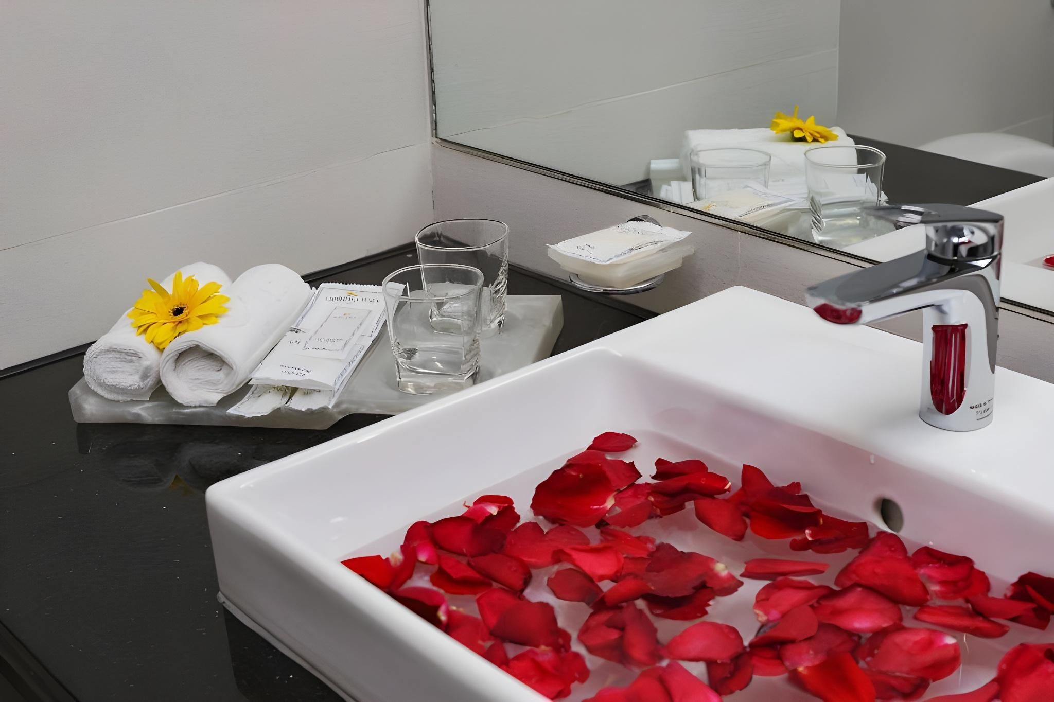 undefined Central Palace Hotel 5