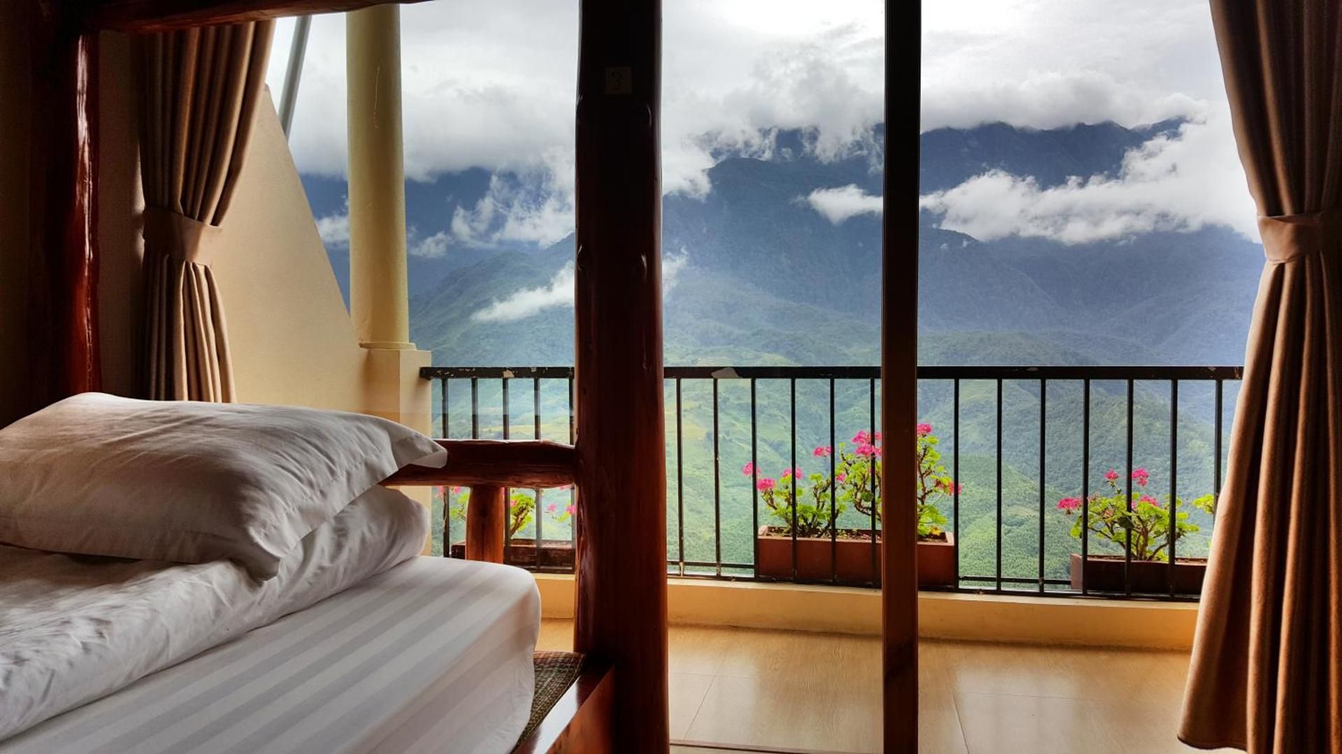 Bed in 6-Bed Dormitory Room