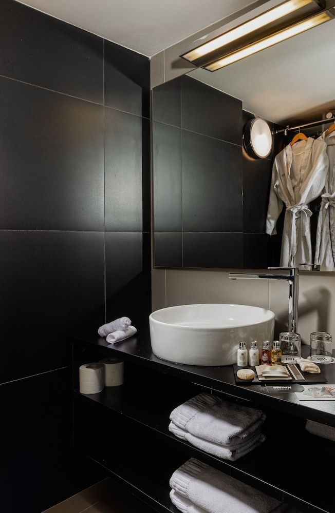 Sea Side by Zvieli Hotels Standard Double or Twin Room, City View 3
