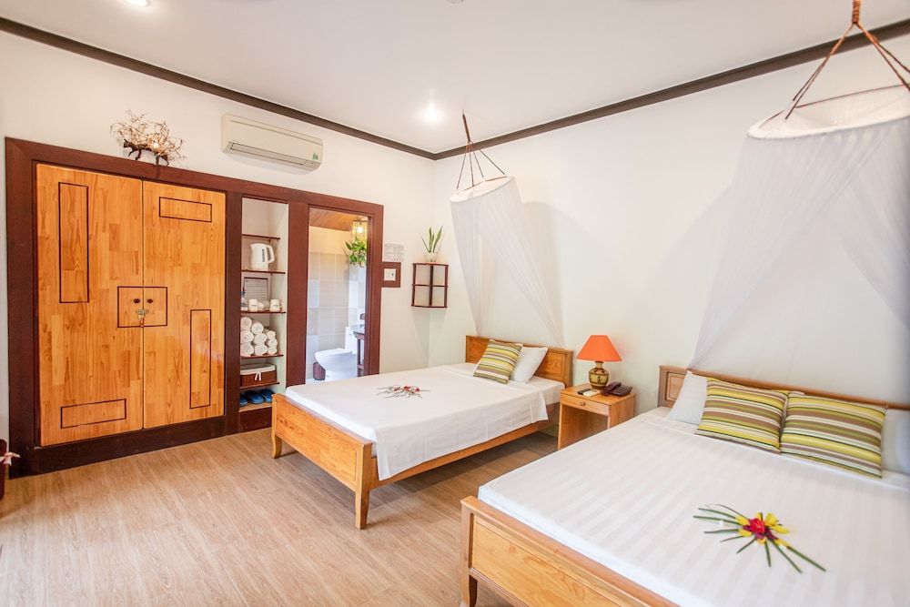 Bungalow Triple, Garden View