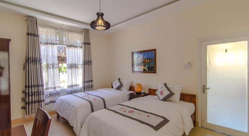 The Moon River Homestay & Villa Superior Room, River View 4