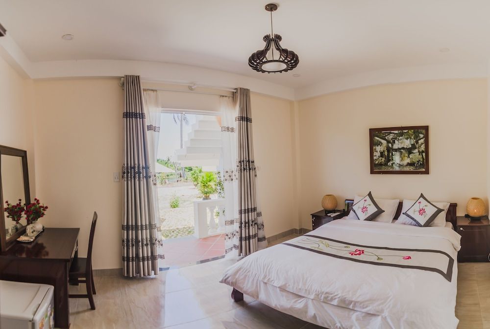 The Moon River Homestay & Villa Superior Room, River View