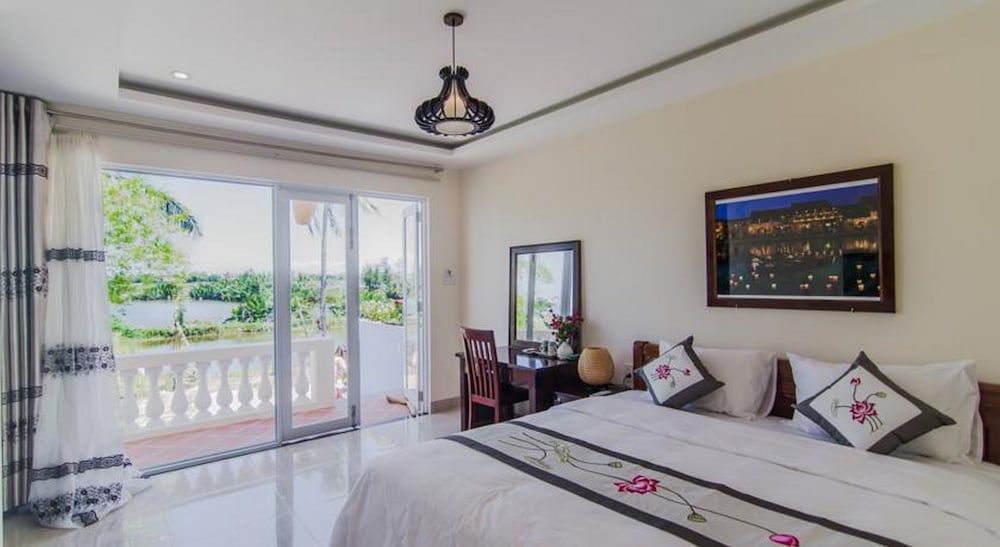 The Moon River Homestay & Villa Superior Room, River View 4