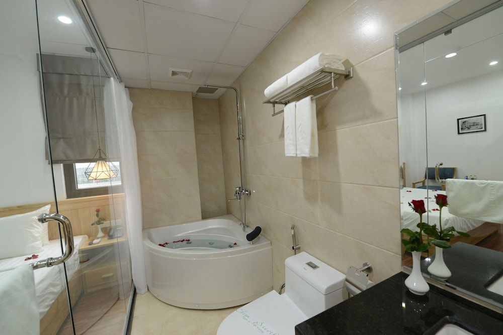 undefined Blue Hanoi Inn City Hotel 9