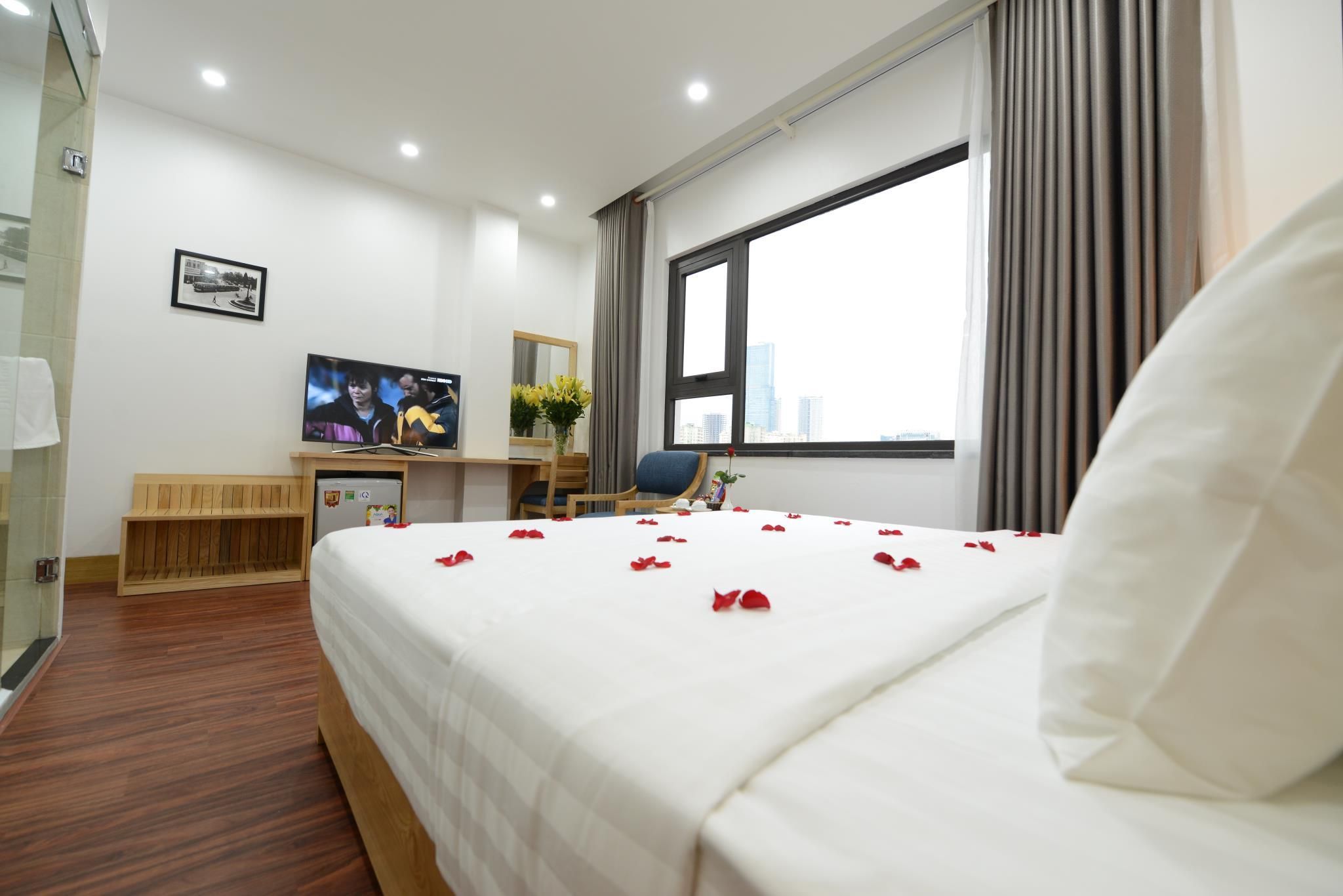 undefined Blue Hanoi Inn City Hotel 4