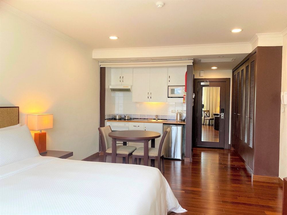 The Landmark Serviced Apartments - Managed By Peninsula Properties Superior Studio, City View 2
