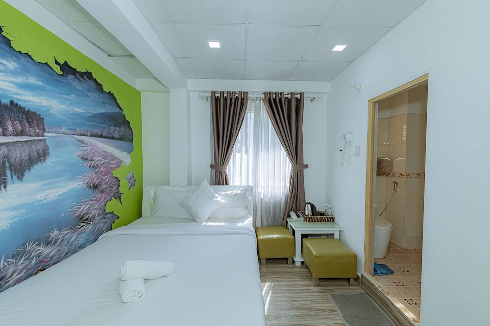 undefined Ken's Backpackers Hotel 4