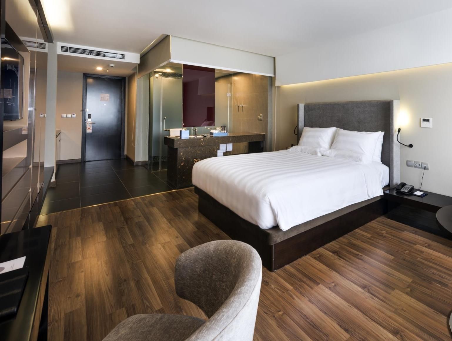 undefined Novotel Suites Hanoi 8