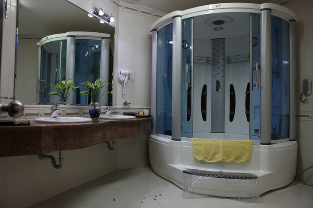 Ninh Kieu 2 Hotel VIP Room 8