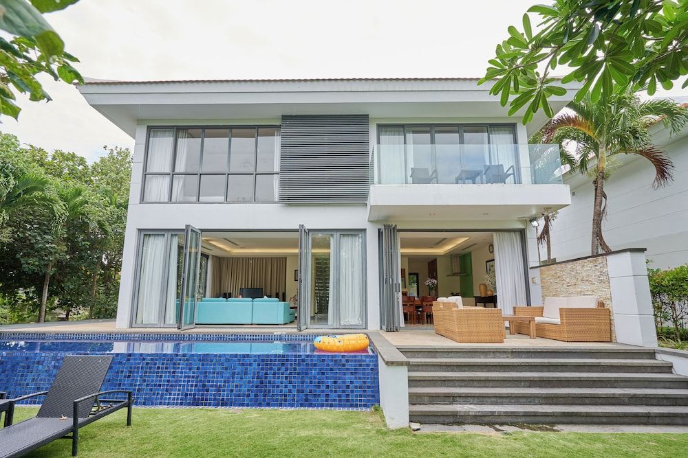 undefined Ocean Luxury Villas Danang 6