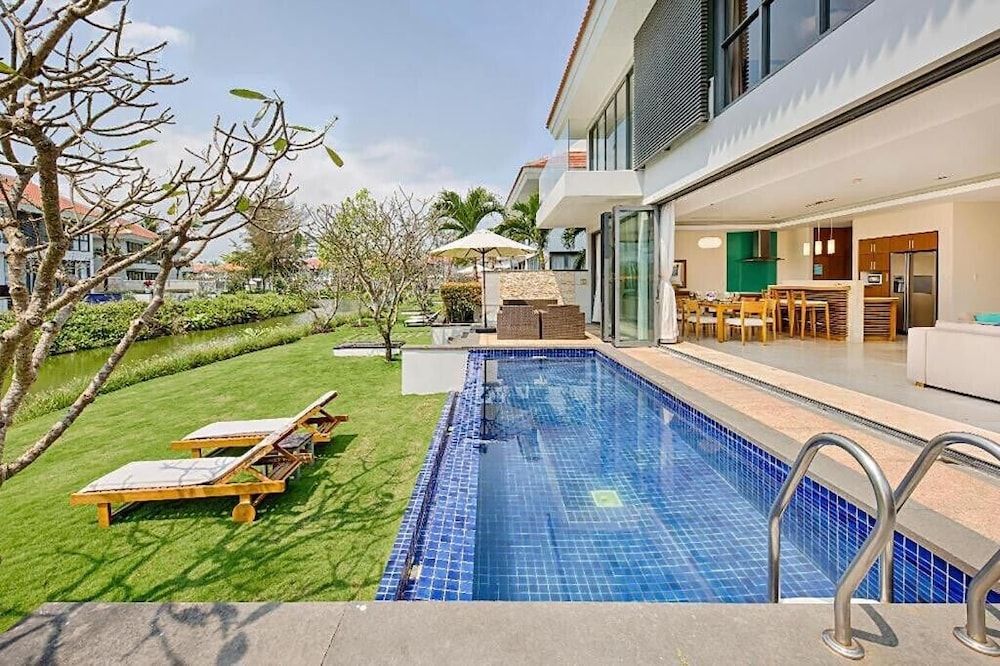 undefined Ocean Luxury Villas Danang 5