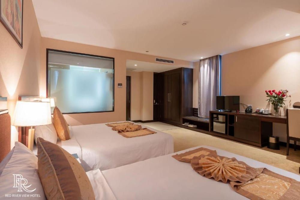 Red River View Hotel Deluxe Triple Room 9