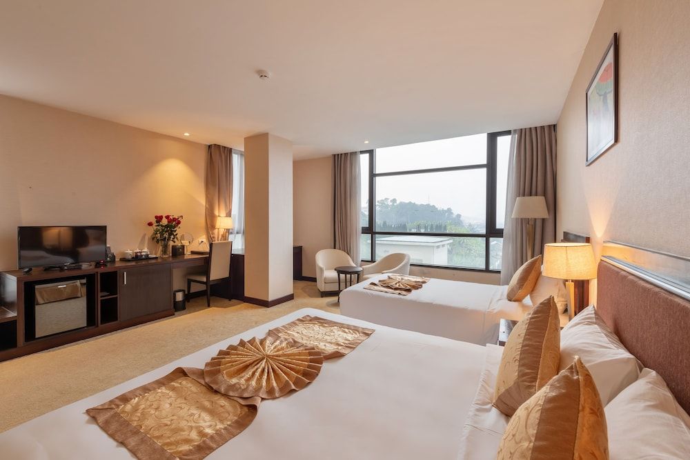 Red River View Hotel Deluxe Triple Room 12