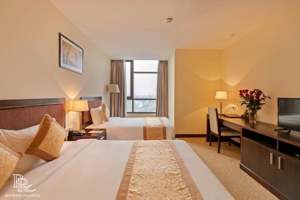 Red River View Hotel Deluxe Triple Room 6