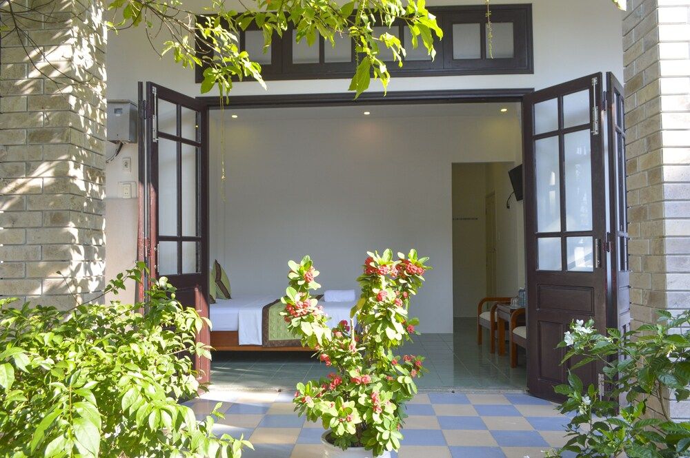 Halo Homestay Deluxe Double Room, Garden Area 5