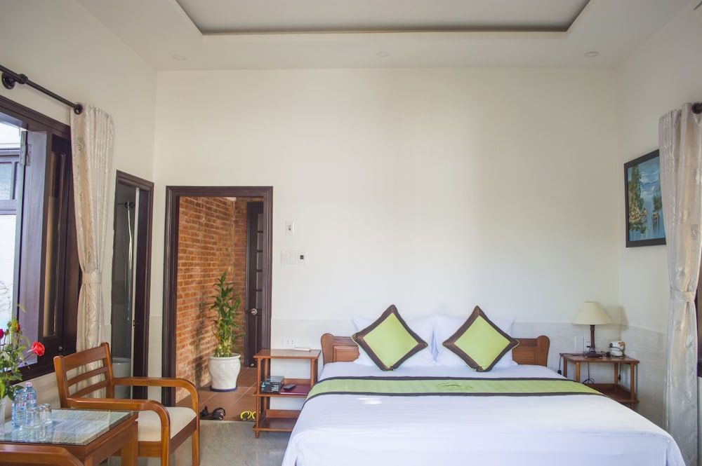 Halo Homestay Deluxe Double Room, Garden Area 4