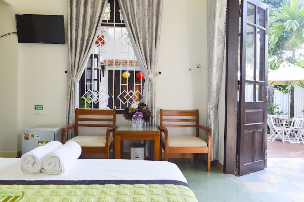 Halo Homestay Deluxe Double Room, Garden Area 8