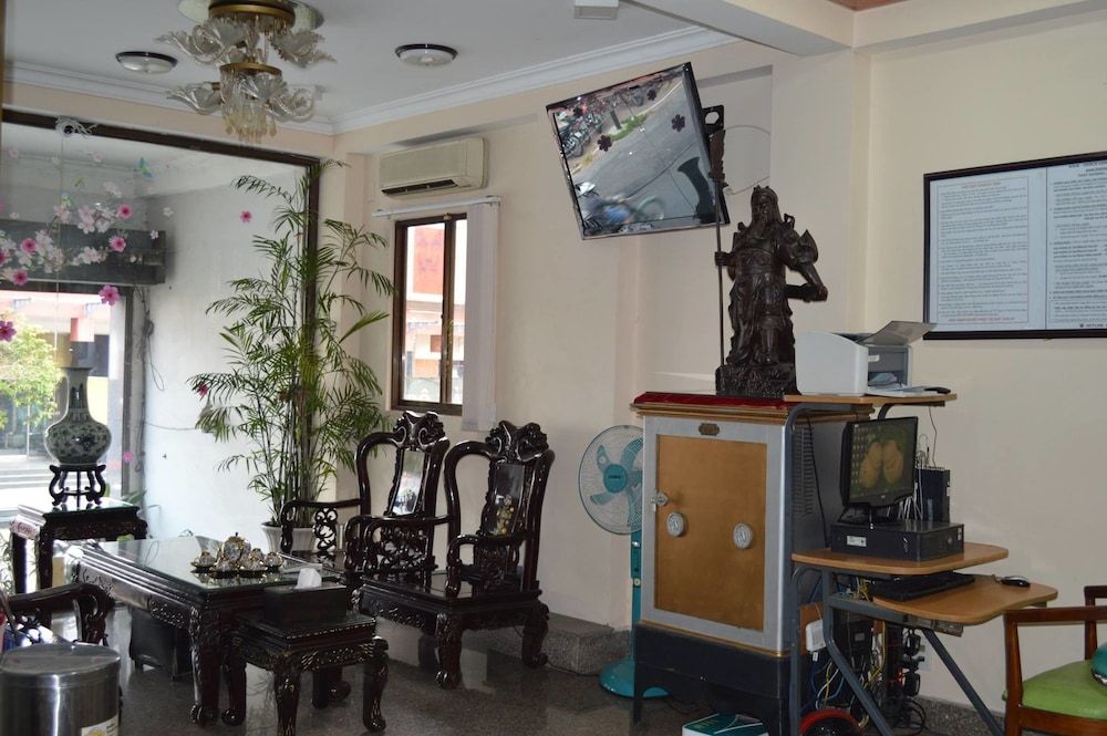 undefined Hanh Phuc Hotel 10