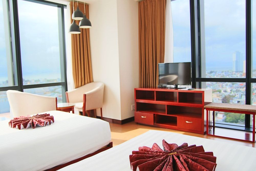 undefined Danang Han River Hotel 8