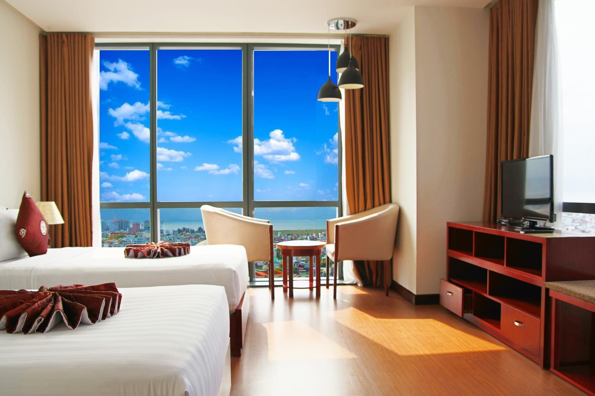 undefined Danang Han River Hotel 4