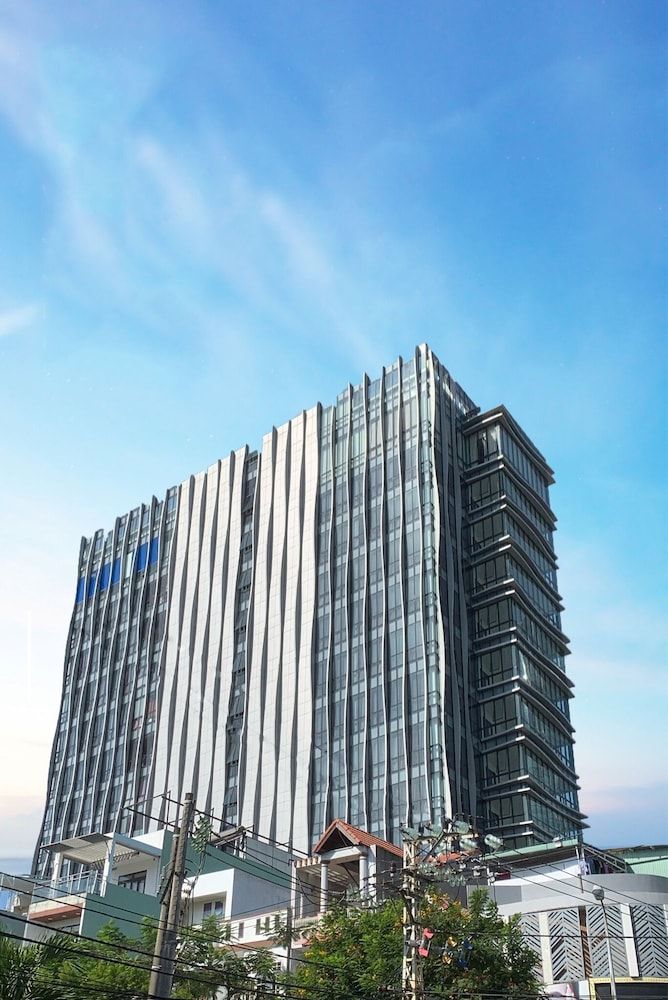 undefined Danang Han River Hotel