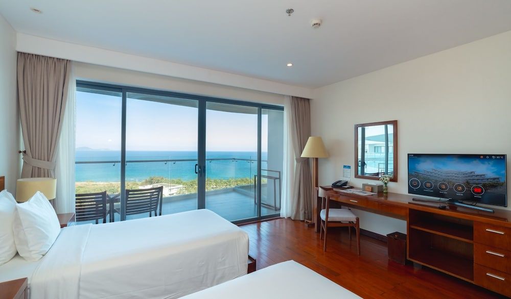 Cam Ranh Riviera Beach Resort & Spa Deluxe Twin Room, Ocean View 5