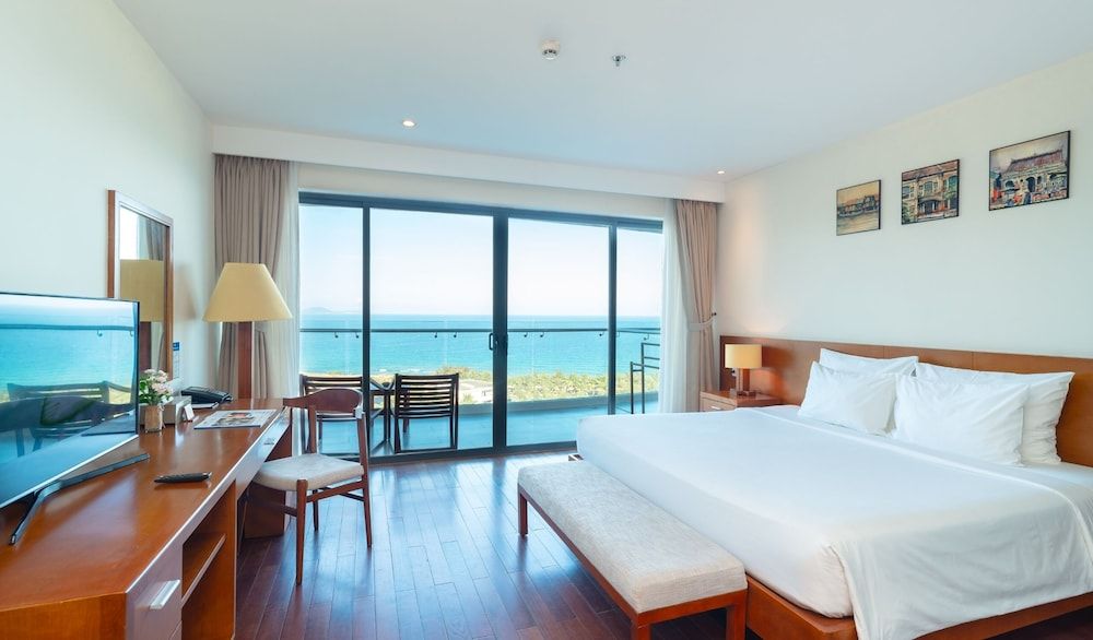 Cam Ranh Riviera Beach Resort & Spa Deluxe Double Room, Bathtub, Ocean View 2