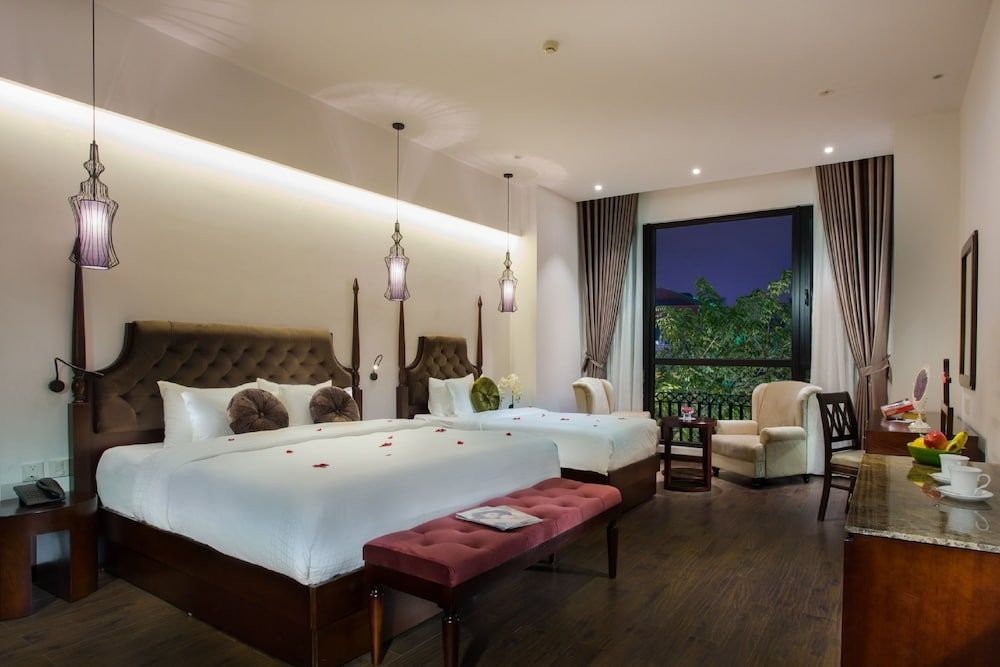Suite with City View