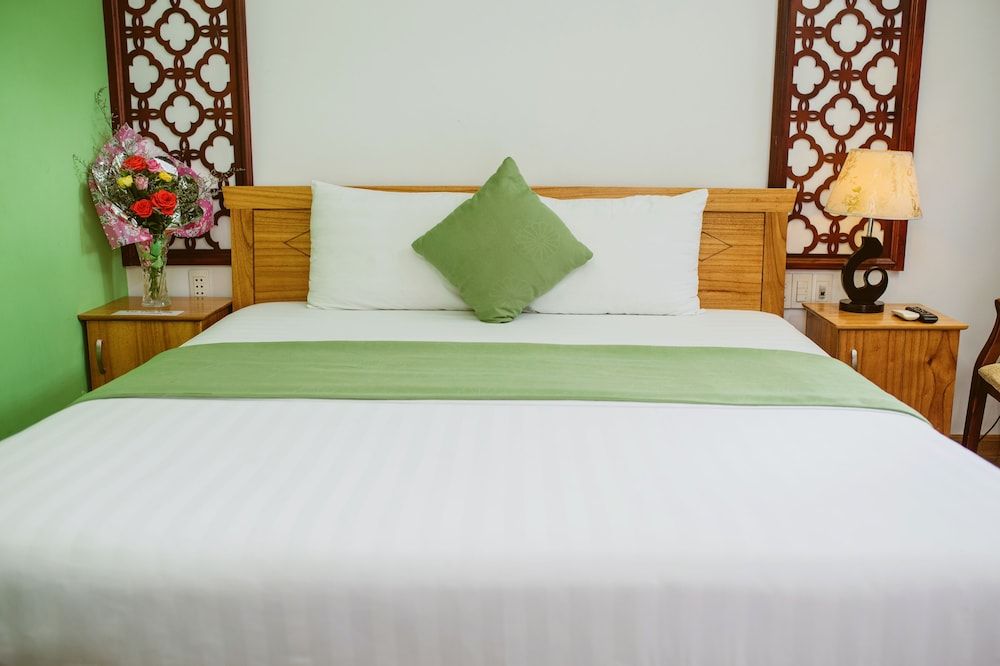 Tue Tam Villa Double Room 13