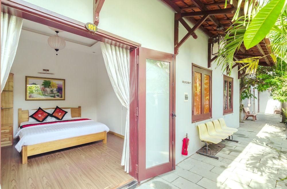 Tue Tam Villa Double Room 4