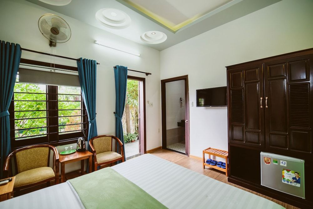 Tue Tam Villa Double Room 9