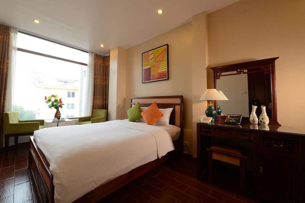 undefined The Artisan Lakeview Hotel 5