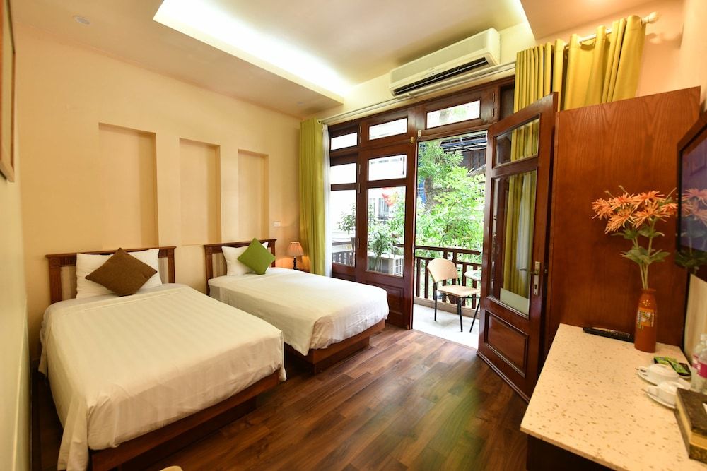 undefined The Artisan Lakeview Hotel 6