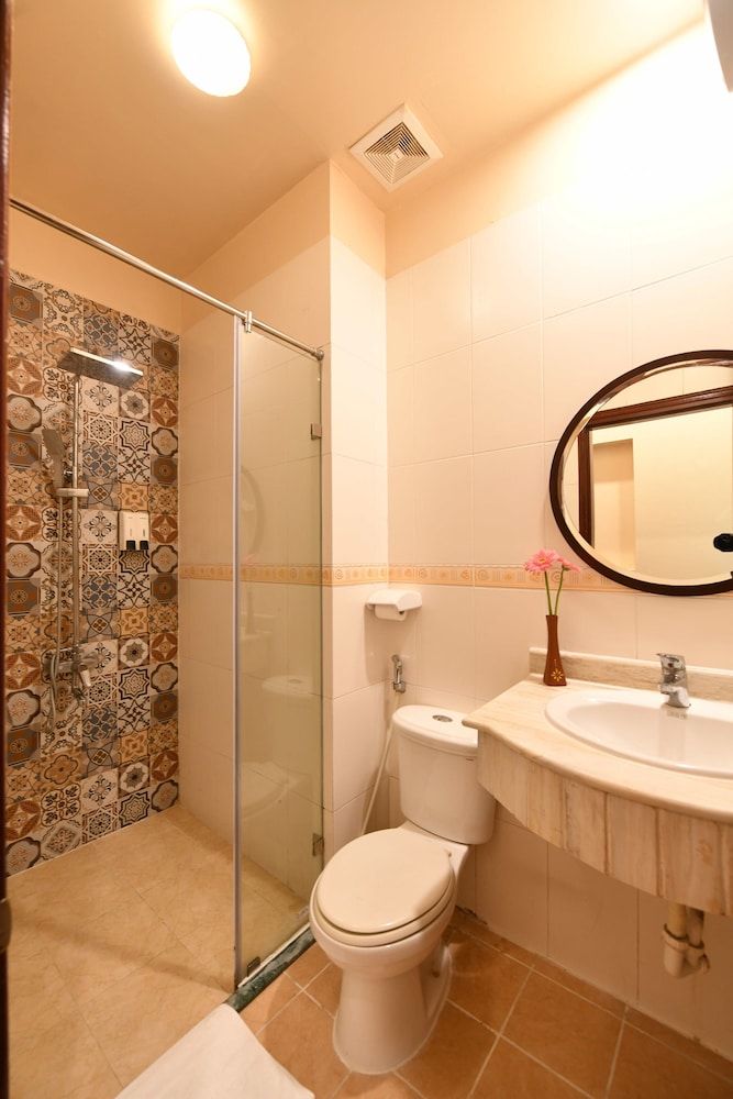 The Artisan Lakeview Hotel Deluxe Room, 1 Double or 2 Twin Beds, City View 8