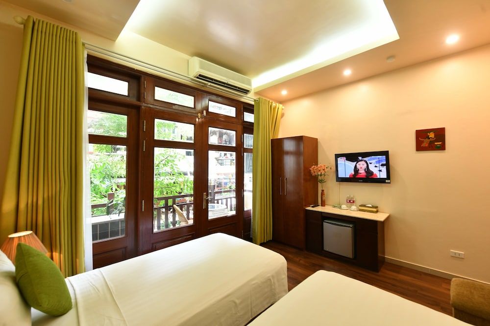 undefined The Artisan Lakeview Hotel 7