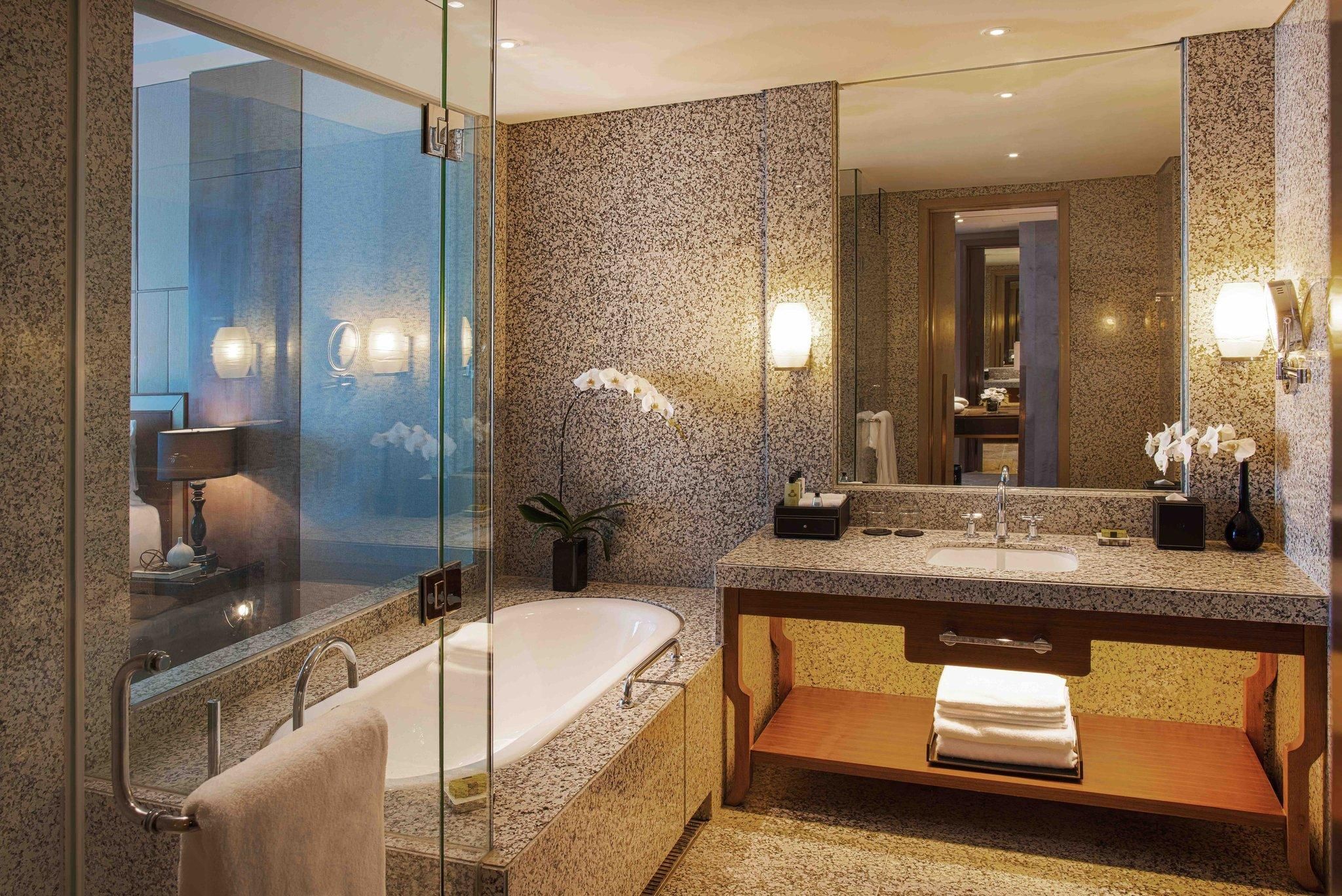 InterContinental Hanoi Landmark72 by IHG 1 King Classic 5
