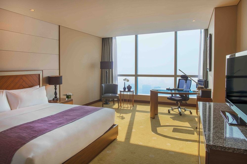 Classic Room, 1 King Bed, Club Lounge Access