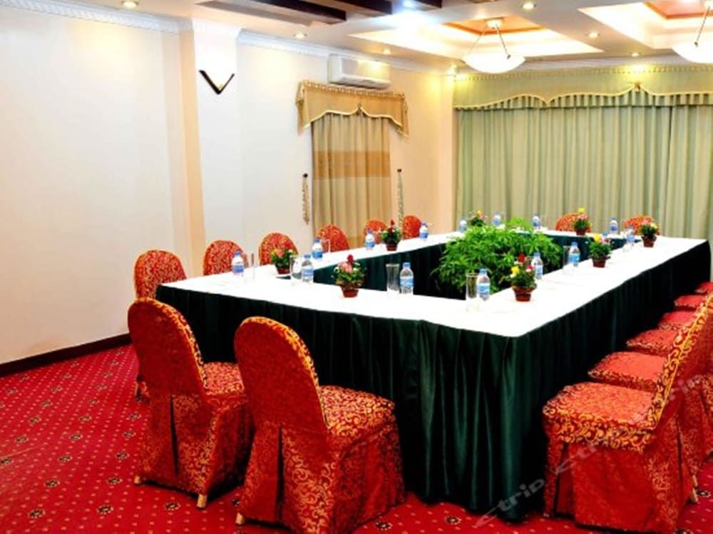 undefined Crown Hotel 4