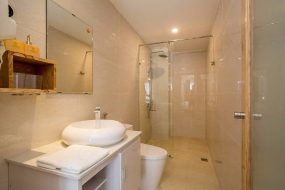 Raon Danang Beach Hotel Deluxe Twin Room, 2 Double Beds, City View 7