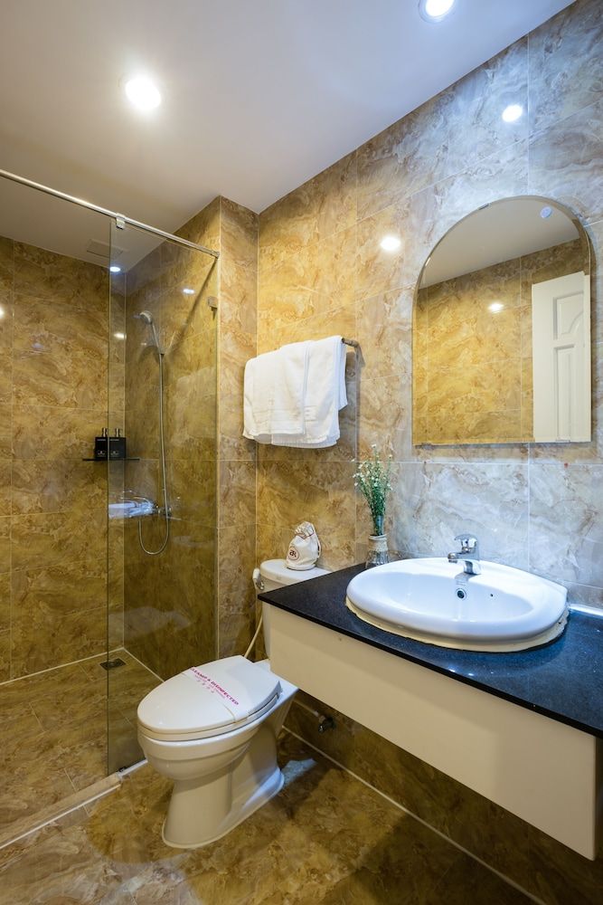 Asian Ruby Center Point Hotel Superior Double Room, No Windows 5