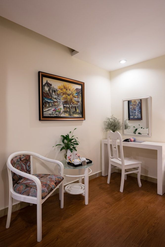 Asian Ruby Center Point Hotel Superior Double Room, No Windows 4