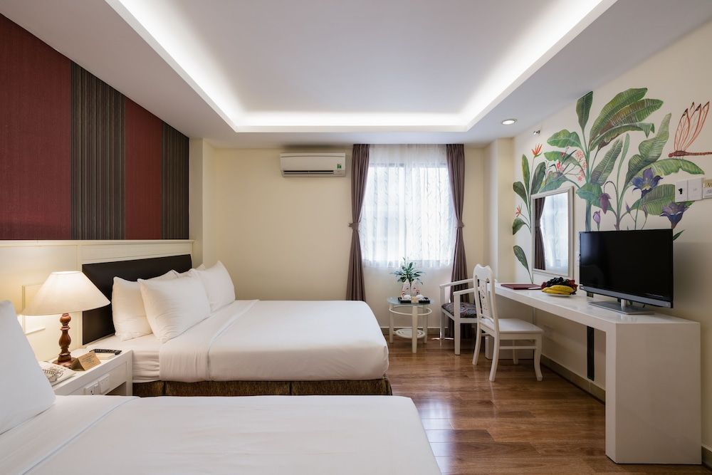 Asian Ruby Center Point Hotel Premium Triple Room 3