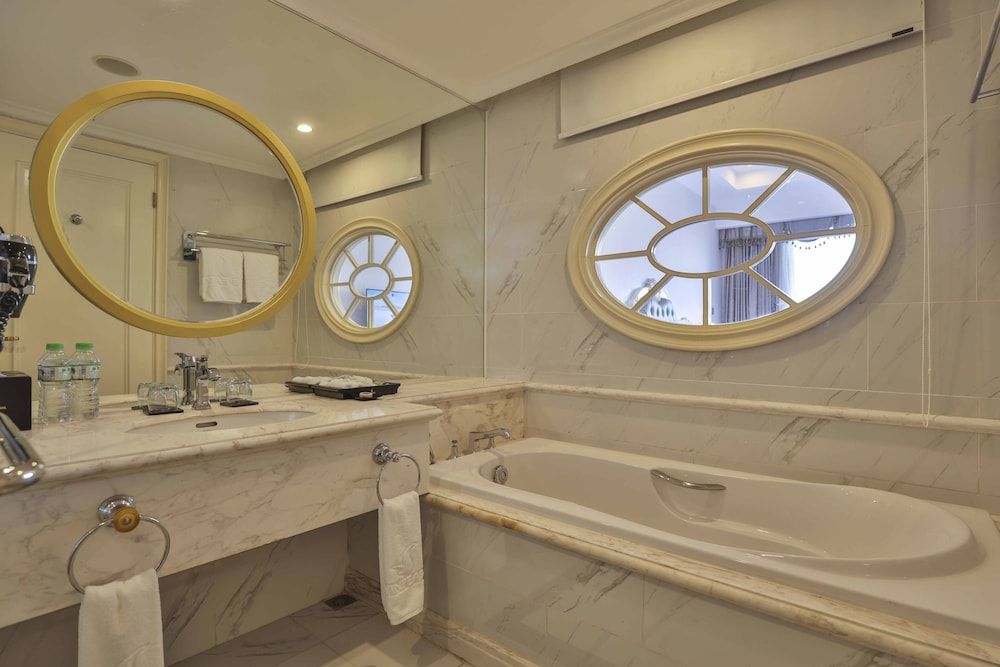 Vinpearl Resort & Spa Ha Long Deluxe Twin Room 8