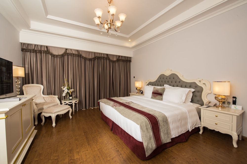 Deluxe King Bed