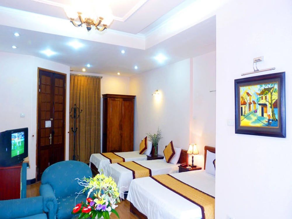 Camellia Hanoi Hotel Family Room, Non Smoking, City View 7